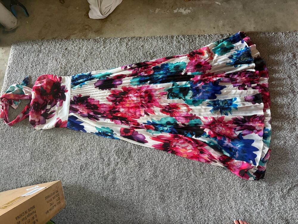 Womens 2 Eliza J floral dress